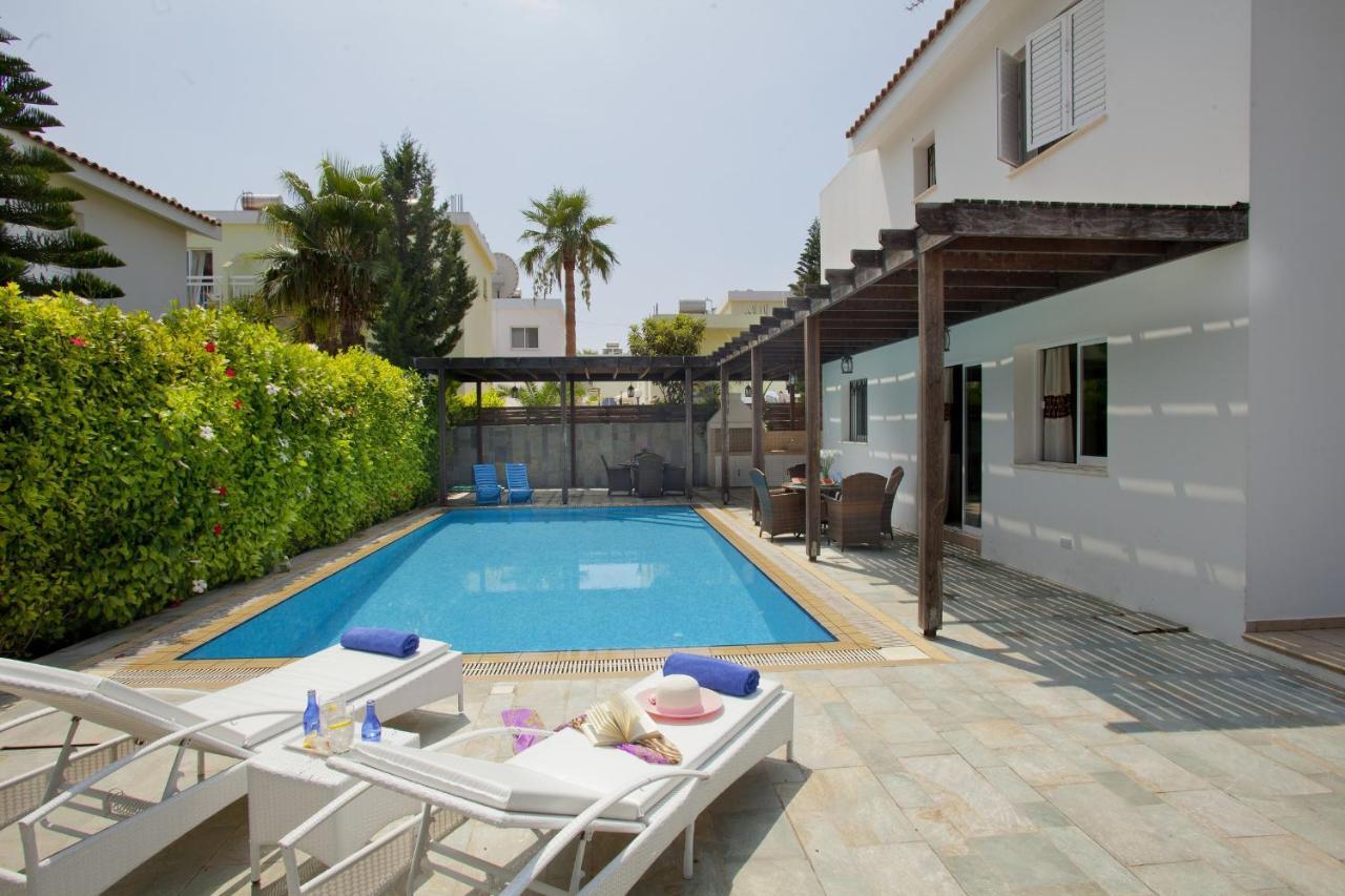 Villa Skyros Pernera Exteriör bild